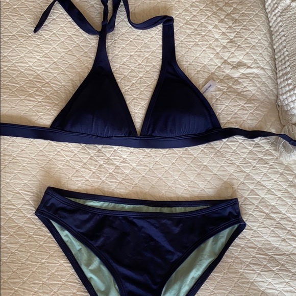 Vineyard Vines Other - Vineyard Vines navy bathing suit top